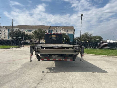 2019 Freightliner M2 106