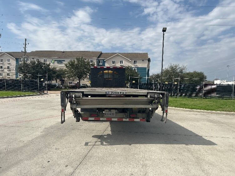 2019 Freightliner M2 106