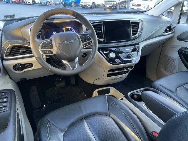 2022 Chrysler Pacifica Hybrid Touring L