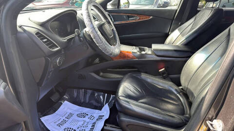 2019 Lincoln Nautilus Select