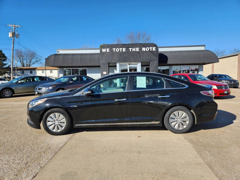 2016 Hyundai Sonata Hybrid for sale at First Choice Auto Sales in Moline IL