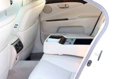 2007 Lexus LS 460