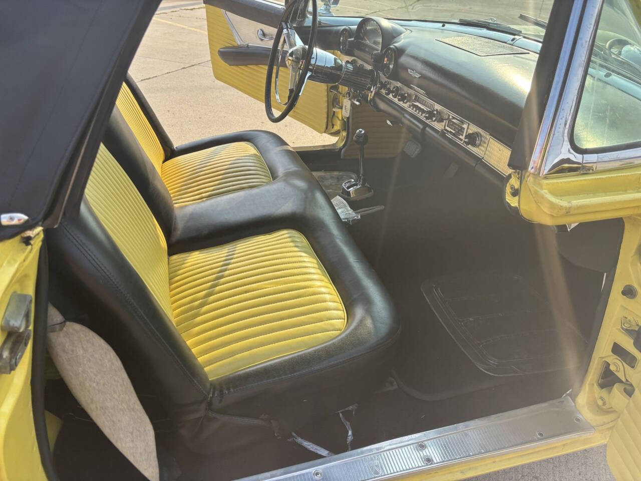 1955 Ford Thunderbird 37