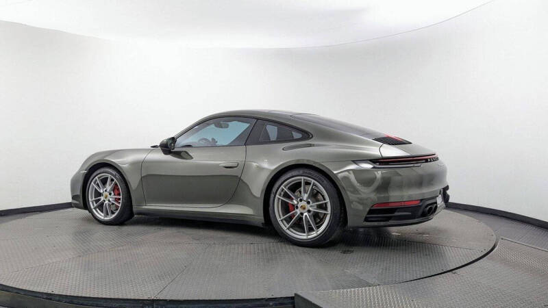 2020 Porsche 911 Carrera