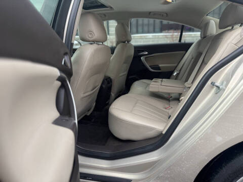 2012 Buick Regal Premium 2