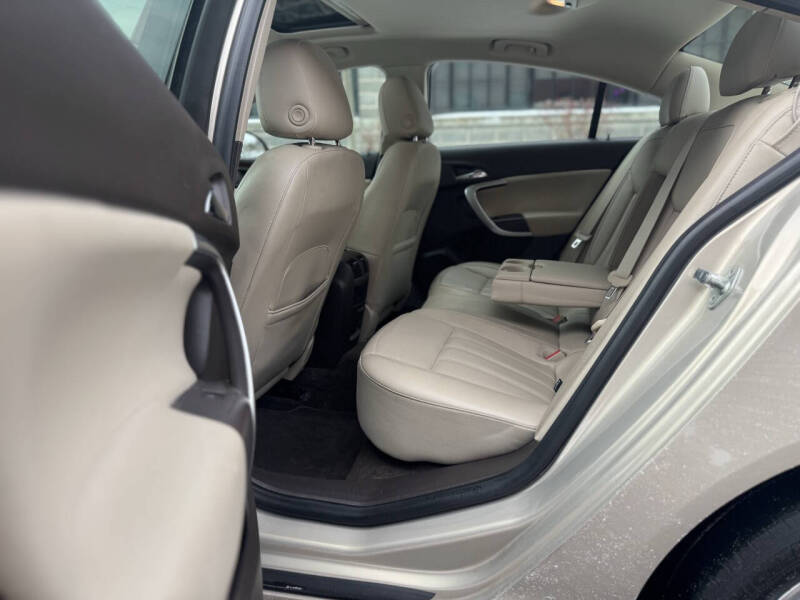 2012 Buick Regal Premium 2