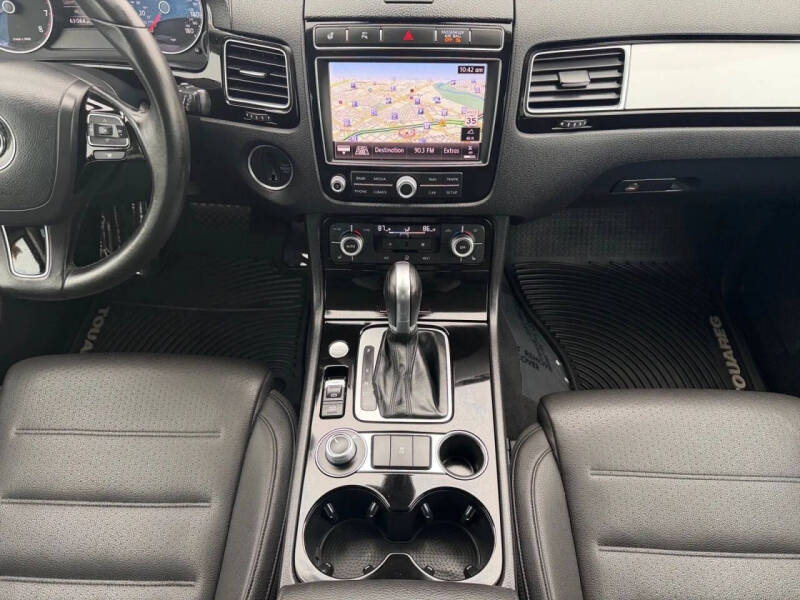 2017 Volkswagen Touareg V6 Sport