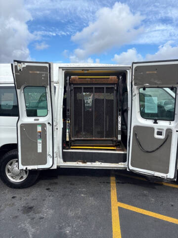 2013 Ford E-Series E-350 SD