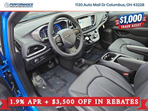 2026 Chrysler Pacifica Select