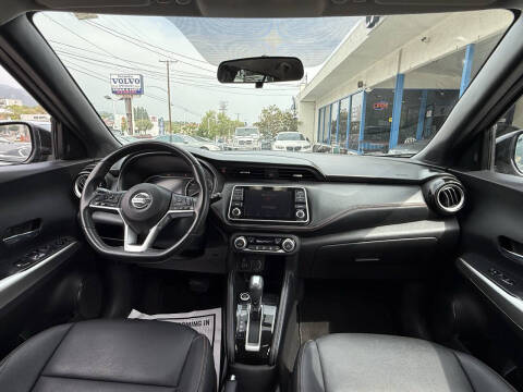 2019 Nissan Kicks SR