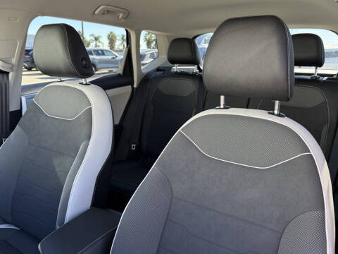 2026 Volkswagen Taos SE