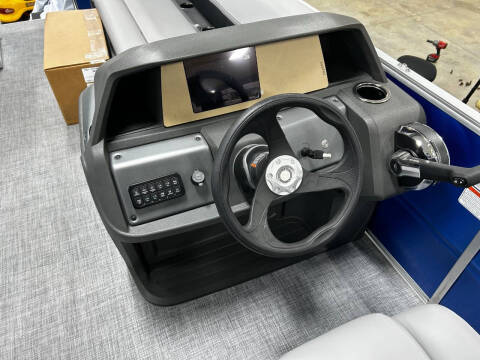 2026 Sun Tracker PARTY BARGE 18 FT PARTY