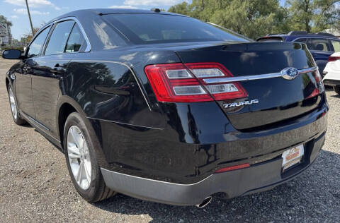 2016 Ford Taurus SEL