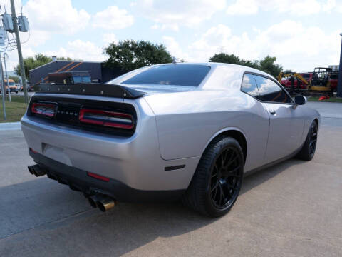 2015 Dodge Challenger R/T Scat Pack Shaker