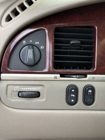 2003 Lincoln Town Car Signature