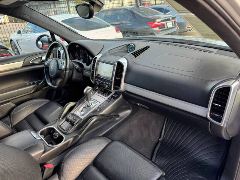 2012 Porsche Cayenne Turbo