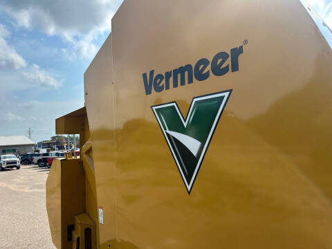 2015 VERMEER 605N