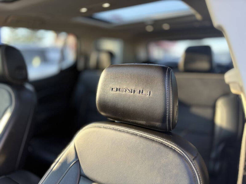 2022 GMC Acadia Denali