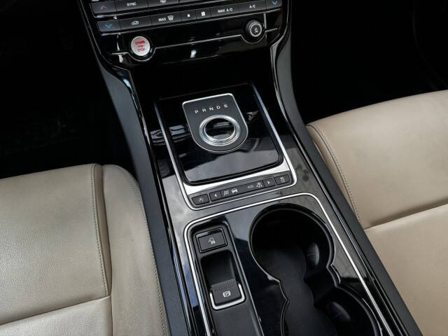 2017 Jaguar XE 35t Premium