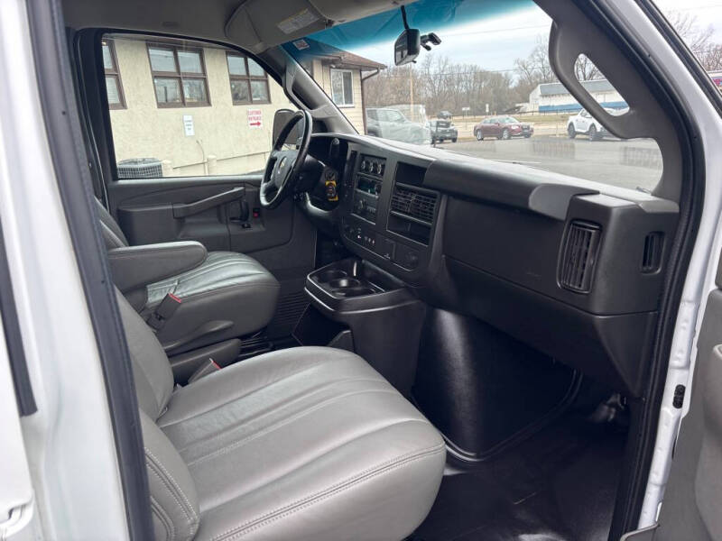 2021 Chevrolet Express 2500