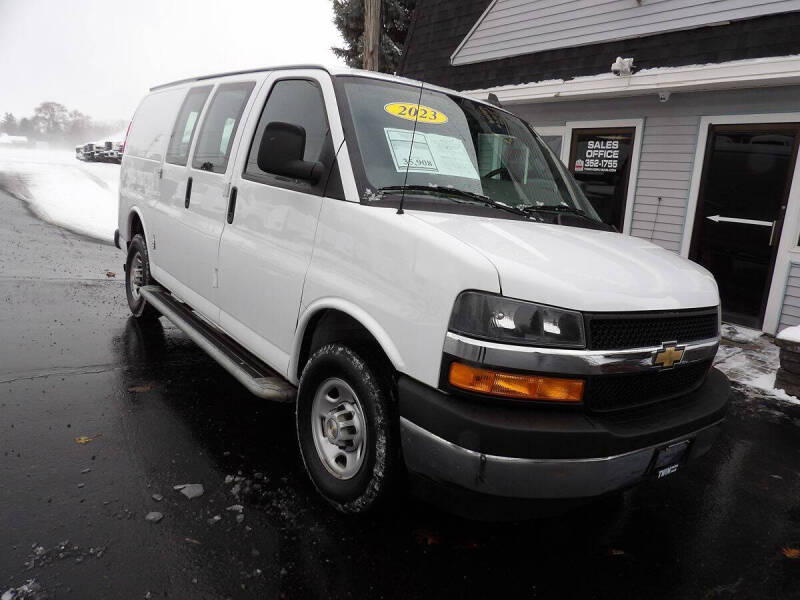2023 Chevrolet Express 2500