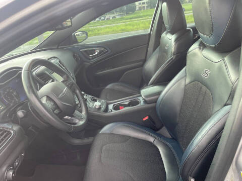 2015 Chrysler 200 S