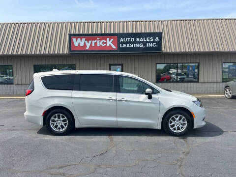 2017 Chrysler Pacifica Touring