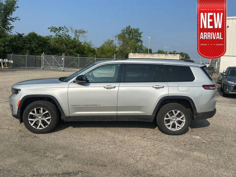 2022 Jeep Grand Cherokee L for sale at Auto Center of Columbus in Columbus OH