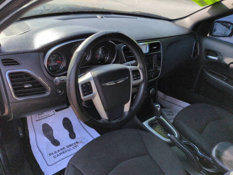 2013 Chrysler 200 Touring