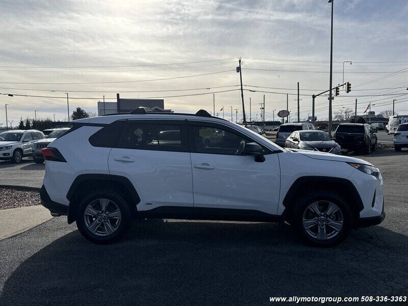 2022 Toyota RAV4 Hybrid LE
