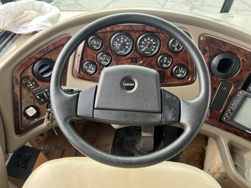 2005 Freightliner xc37