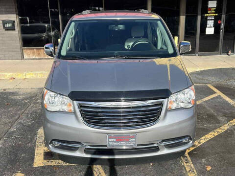 2016 Chrysler Town and Country Touring-L