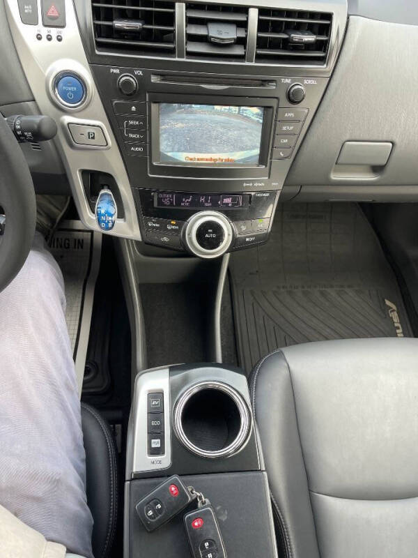 2012 Toyota Prius v Five