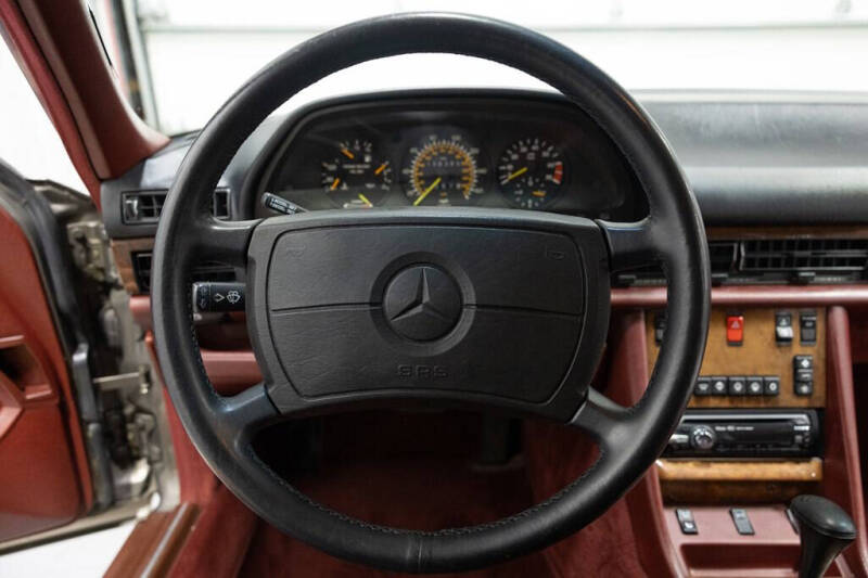 1988 Mercedes-Benz 560-Class 560 SEL