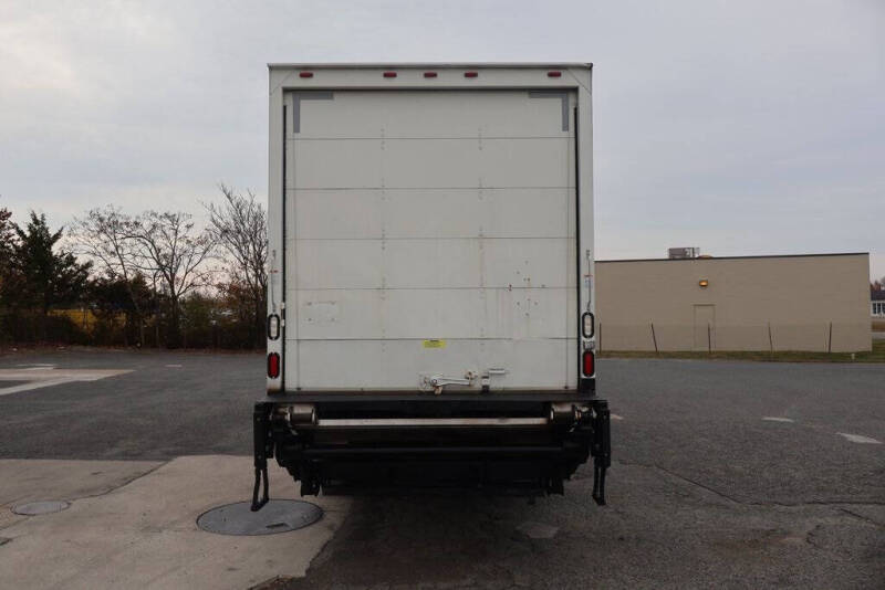 2016 Freightliner M2 106