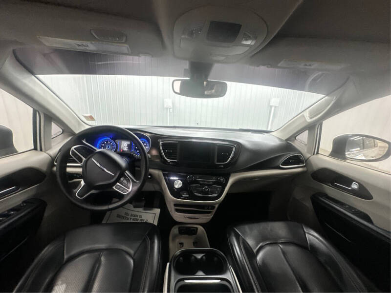 2020 Chrysler Voyager LXi