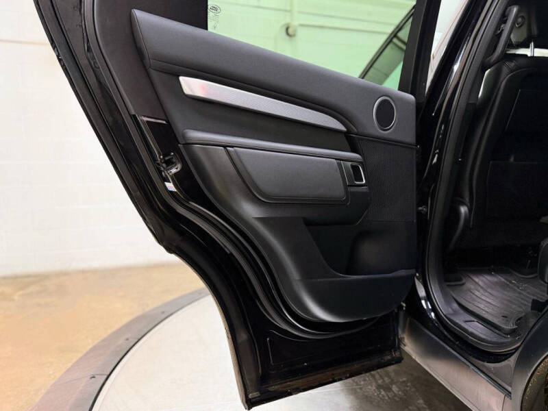 2020 Land Rover Discovery Landmark Edition