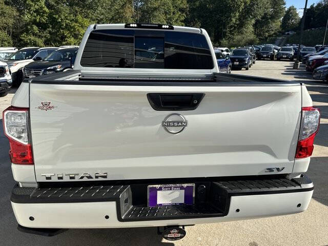 2024 Nissan Titan SV