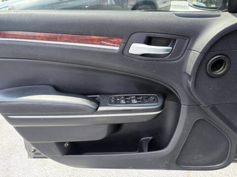 2012 Chrysler 300 Limited