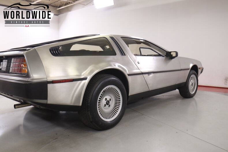 1981 DeLorean DMC-12