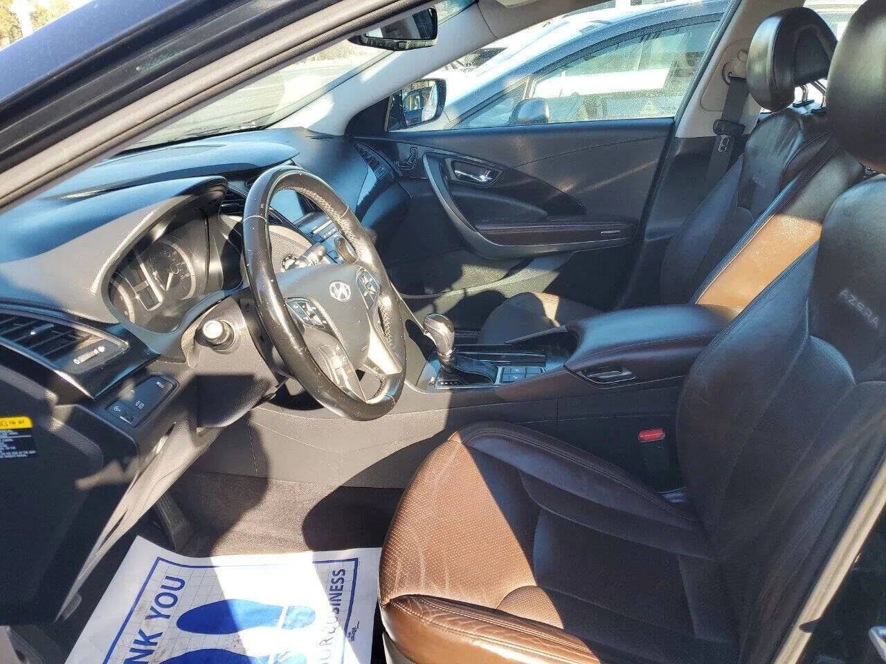Black 2012 Hyundai Azera Base 4dr Sedan 7