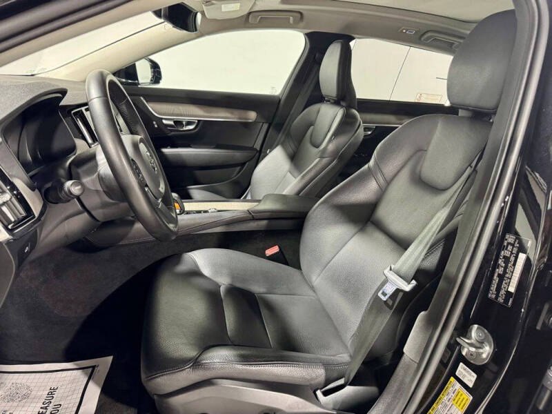 2023 Volvo S90 B6 Plus