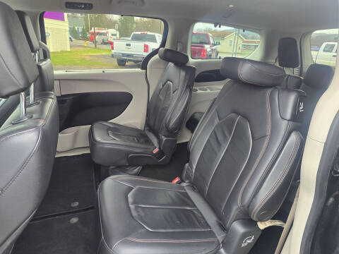2017 Chrysler Pacifica Touring-L