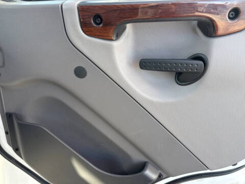 2007 Freightliner M2 106