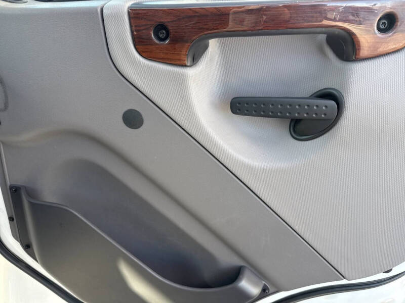 2007 Freightliner M2 106