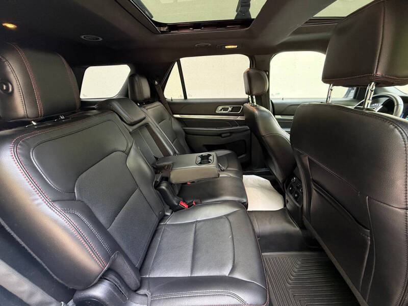 2017 Ford Explorer Sport