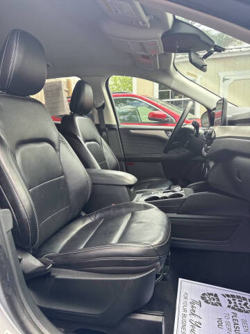 2022 Ford Escape SEL
