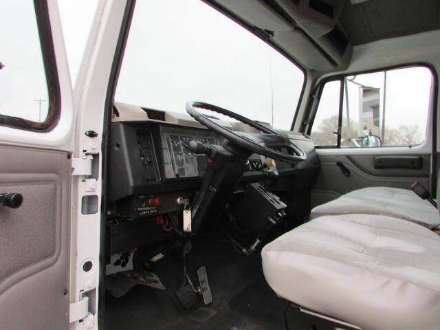 2001 International 4700