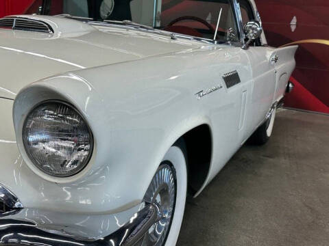 1957 Ford Thunderbird