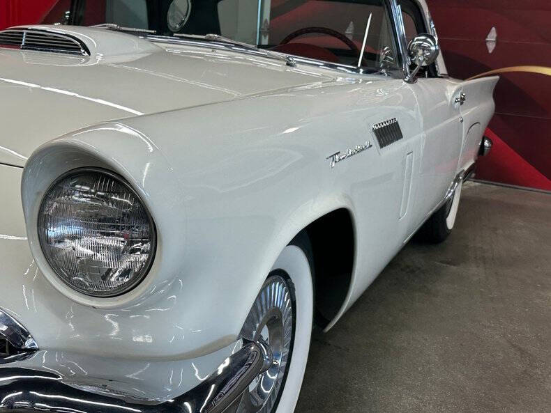 1957 Ford Thunderbird